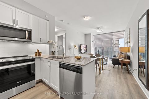 Photo 5 at 1001 - 10 Gatineau Drive, Beverley Glen, Vaughan