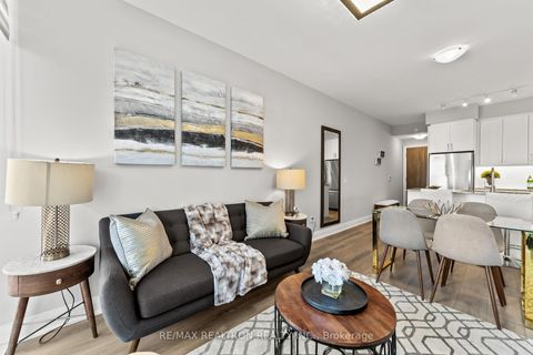 Photo 13 at 1001 - 10 Gatineau Drive, Beverley Glen, Vaughan