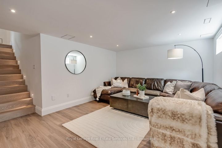 Photo 19 at 111 Judith Crescent, Ancaster, Hamilton