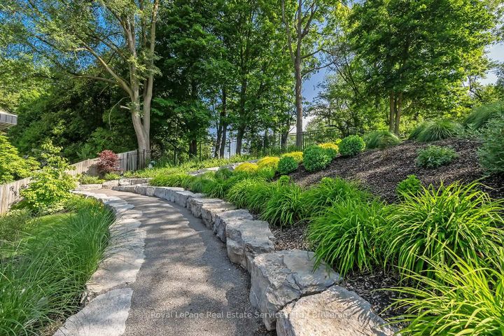 Photo 25 at 111 Judith Crescent, Ancaster, Hamilton