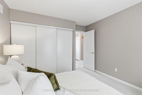 Photo 30 at 21 Heritage Lane, Newcastle, Clarington