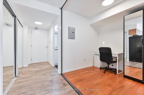 Photo 2 at 902 - 38 Grenville Street, Bay Street Corridor, Toronto