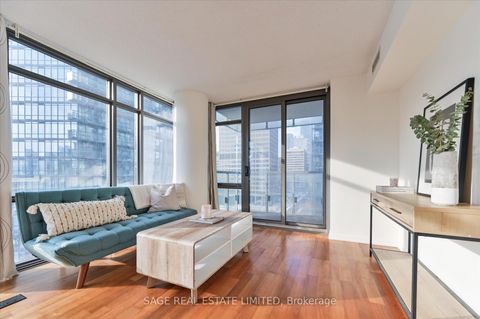 Photo 7 at 902 - 38 Grenville Street, Bay Street Corridor, Toronto