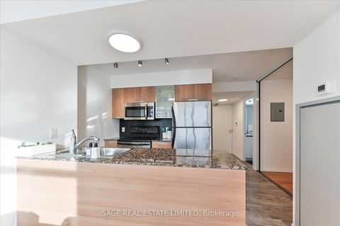 Photo 10 at 902 - 38 Grenville Street, Bay Street Corridor, Toronto