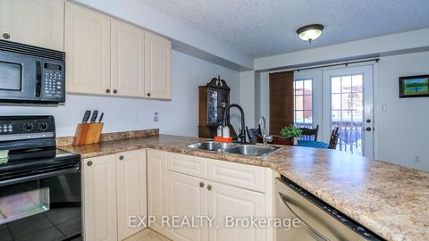 Photo 15 at 40 Benjamin Lane, Painswick South, Barrie