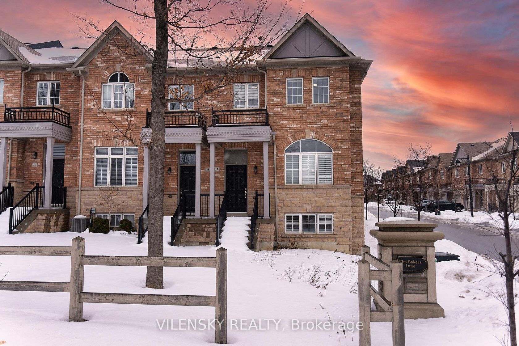 17 - 8777 Dufferin Street, Patterson, Vaughan photo 1