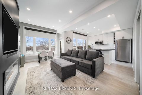 Photo 2 at 40 - 8167 Kipling Avenue, West Woodbridge, Vaughan