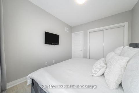 Photo 14 at 40 - 8167 Kipling Avenue, West Woodbridge, Vaughan