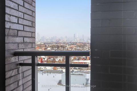 Photo 20 at 1127 - 20 Minowan Miikan Lane, Little Portugal, Toronto