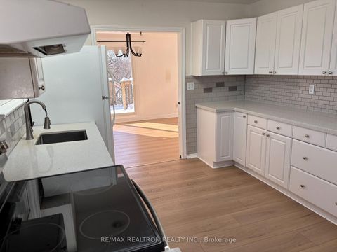 Photo 5 at 188 Parkview Crescent, Central Newmarket, Newmarket