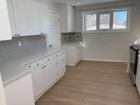 Photo 6 at 188 Parkview Crescent, Central Newmarket, Newmarket