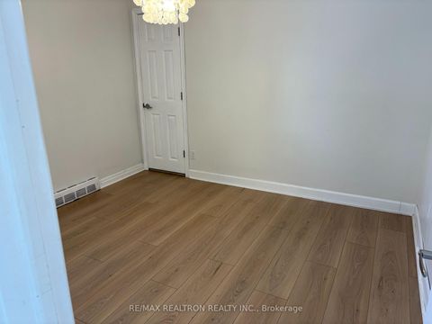 Photo 12 at 188 Parkview Crescent, Central Newmarket, Newmarket