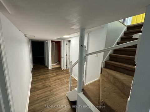 Photo 19 at 188 Parkview Crescent, Central Newmarket, Newmarket