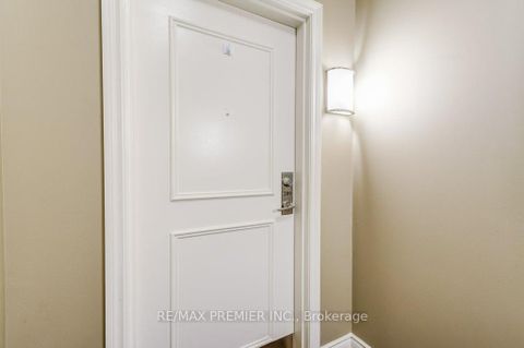 Photo 1 at 209 - 10211 Keele Street, Maple, Vaughan