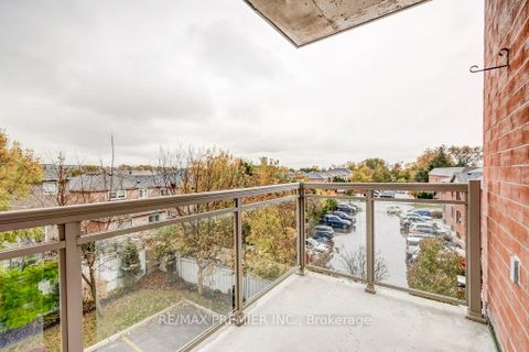 Photo 8 at 209 - 10211 Keele Street, Maple, Vaughan