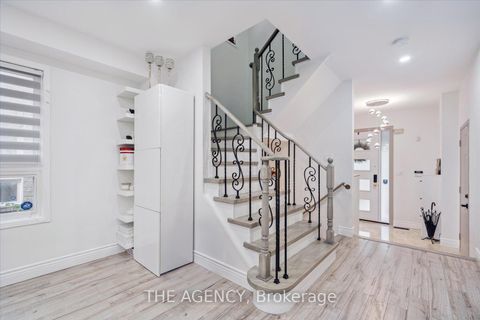 Photo 6 at 908 Oaktree Crescent, Summerhill Estates, Newmarket