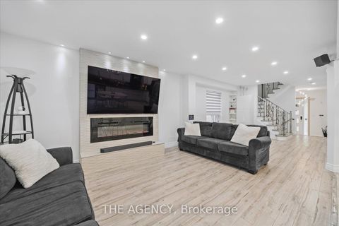 Photo 10 at 908 Oaktree Crescent, Summerhill Estates, Newmarket