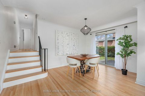 Photo 5 at 12 Wardencourt Drive, Sullivan, Toronto