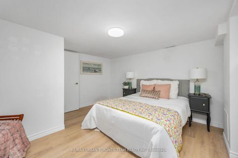 Photo 26 at 12 Wardencourt Drive, Sullivan, Toronto