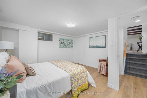 Photo 27 at 12 Wardencourt Drive, Sullivan, Toronto