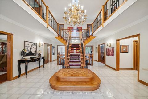 Photo 5 at 8 Old Park Lane, Bayview Hill, Richmond Hill