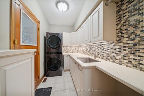 Photo 16 at 8 Old Park Lane, Bayview Hill, Richmond Hill