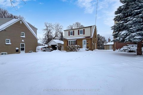 Photo 1 at 29 Rosita Crescent, Birchmount, Toronto