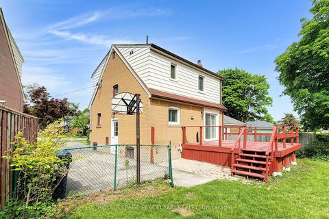 Photo 37 at 29 Rosita Crescent, Birchmount, Toronto