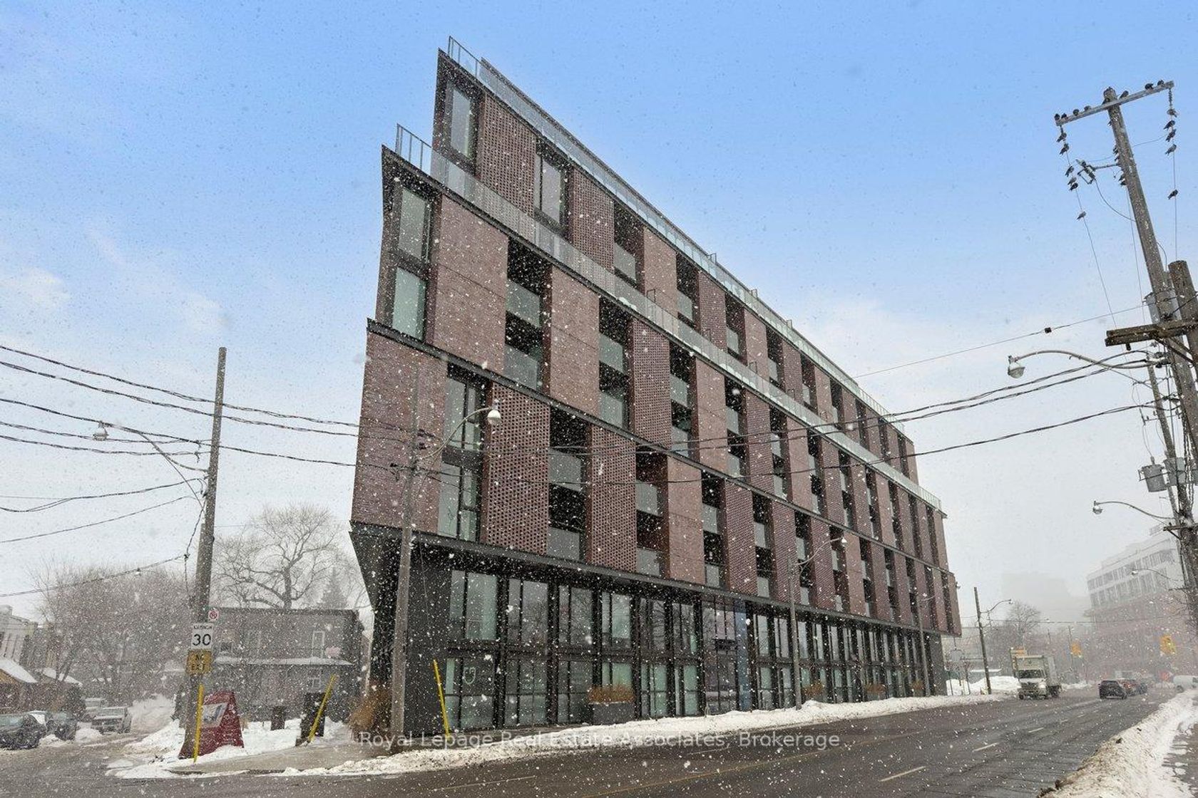 409 - 2625 Dundas Street W, Junction Area, Toronto 