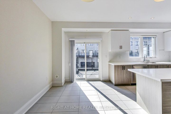 Photo 10 at TH7 - 390 Highway 7, Doncrest, Richmond Hill