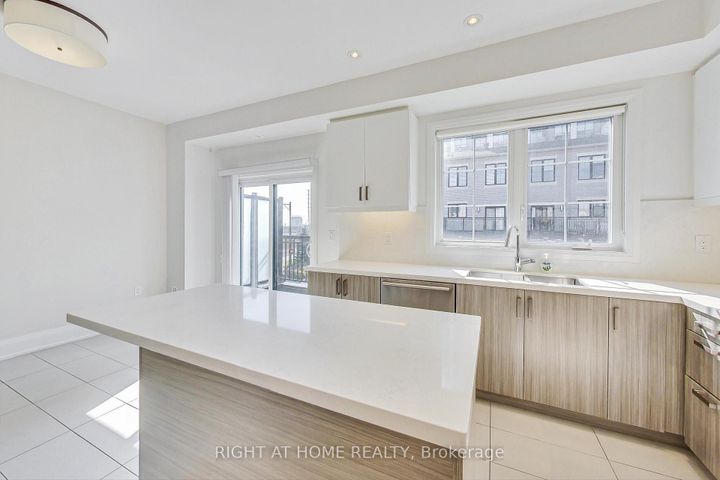 Photo 15 at TH7 - 390 Highway 7, Doncrest, Richmond Hill