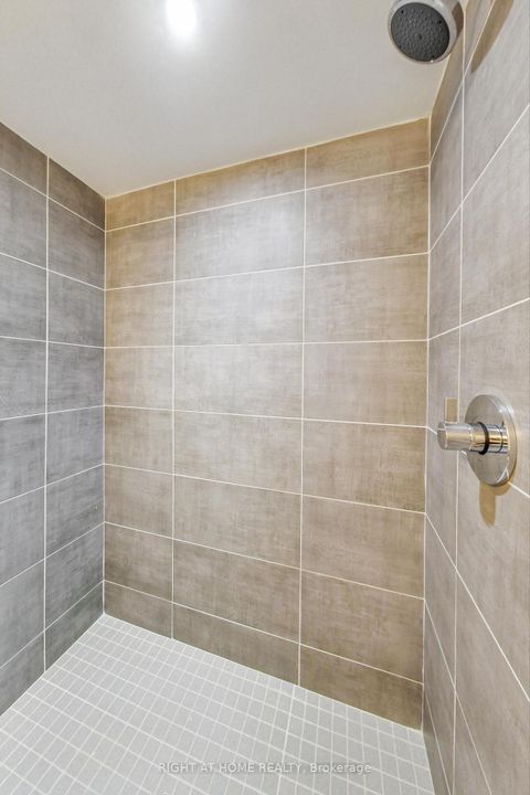 Photo 9 at TH7 - 390 Highway 7, Doncrest, Richmond Hill