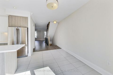 Photo 12 at TH7 - 390 Highway 7, Doncrest, Richmond Hill