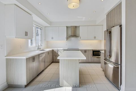 Photo 13 at TH7 - 390 Highway 7, Doncrest, Richmond Hill