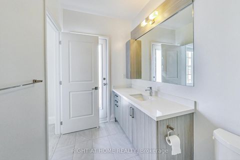 Photo 26 at TH7 - 390 Highway 7, Doncrest, Richmond Hill