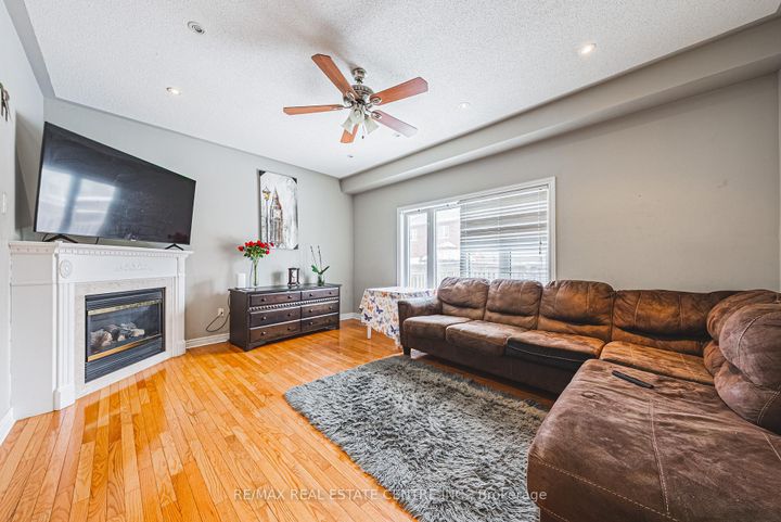 Photo 15 at 66 Citadel Crescent, Vales of Castlemore North, Brampton