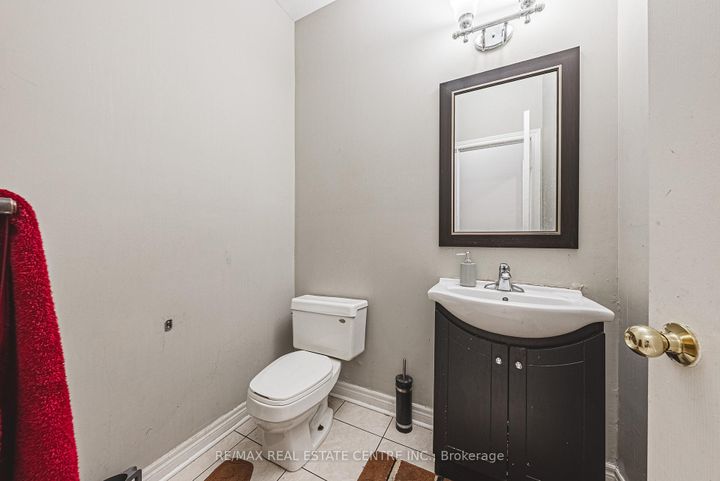 Photo 18 at 66 Citadel Crescent, Vales of Castlemore North, Brampton