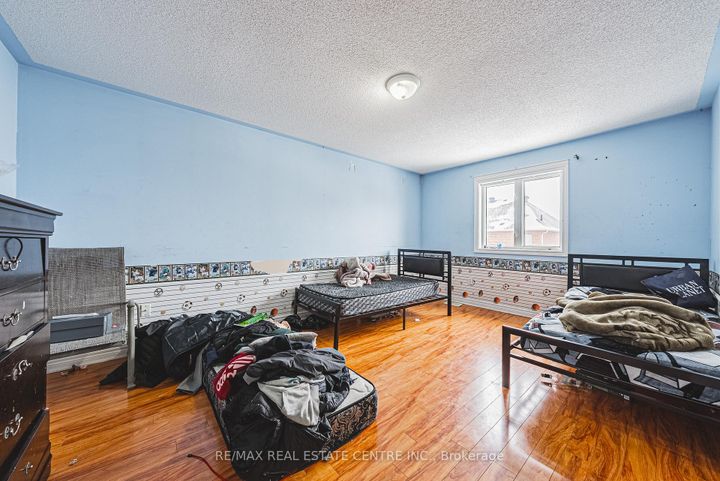 Photo 20 at 66 Citadel Crescent, Vales of Castlemore North, Brampton