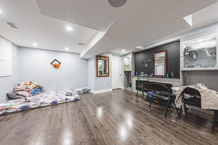 Photo 36 at 66 Citadel Crescent, Vales of Castlemore North, Brampton