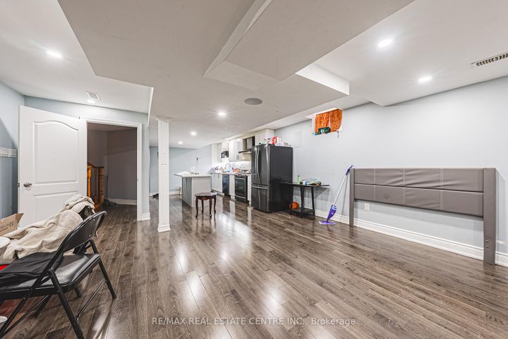 Photo 37 at 66 Citadel Crescent, Vales of Castlemore North, Brampton