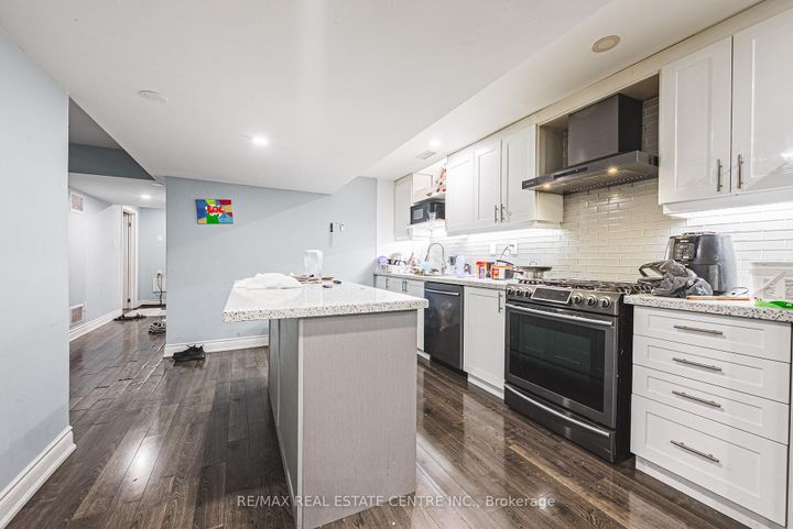 Photo 38 at 66 Citadel Crescent, Vales of Castlemore North, Brampton