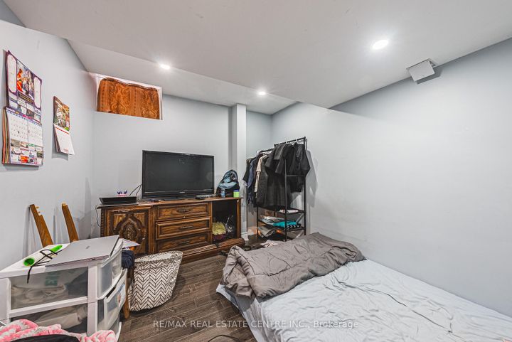 Photo 42 at 66 Citadel Crescent, Vales of Castlemore North, Brampton