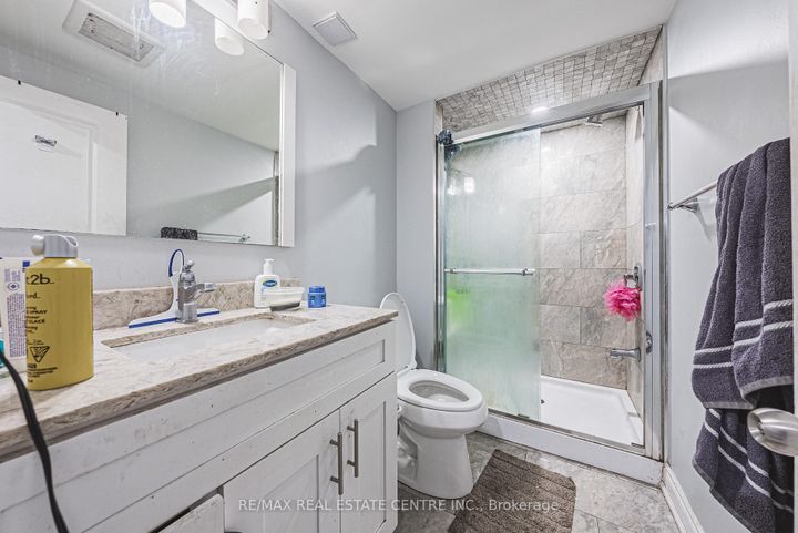 Photo 45 at 66 Citadel Crescent, Vales of Castlemore North, Brampton