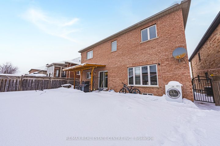 Photo 49 at 66 Citadel Crescent, Vales of Castlemore North, Brampton