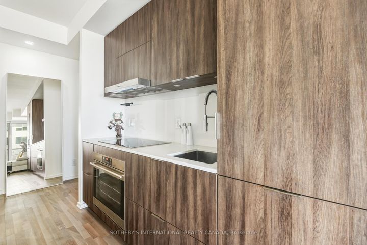 Photo 8 at 2712 - 1 Bloor Street E, Yonge Corridor, Toronto