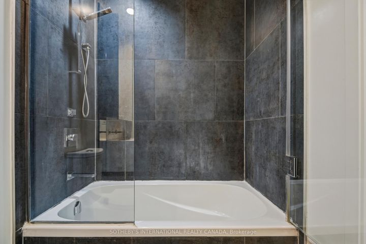 Photo 12 at 2712 - 1 Bloor Street E, Yonge Corridor, Toronto