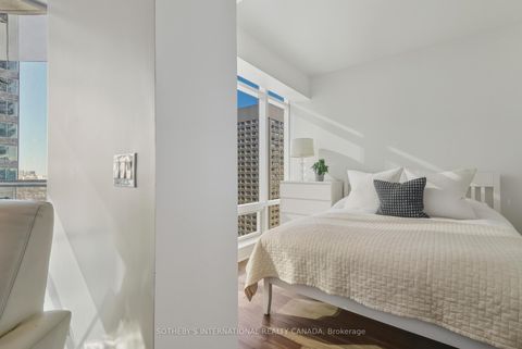 Photo 3 at 2712 - 1 Bloor Street E, Yonge Corridor, Toronto