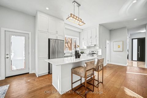 Photo 13 at 75 Kenilworth Avenue, The Beaches, Toronto