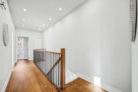 Photo 24 at 75 Kenilworth Avenue, The Beaches, Toronto