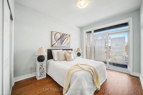 Photo 32 at 75 Kenilworth Avenue, The Beaches, Toronto